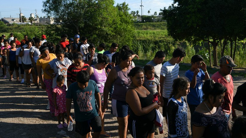 Organizaciones defensoras de migrantes denuncian que EE.UU. solo asila a 3 de 51.400 solicitantes