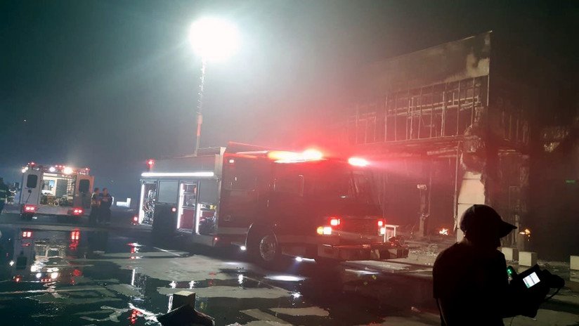 VIDEO, FOTOS: Saquean e incendian locales en un centro comercial en Chile tras las denuncias de torturas a un menor en el interior del recinto
