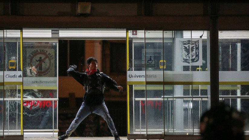 Se registran bloqueos en el transporte de Bogotá durante la segunda jornada de protestas en Colombia