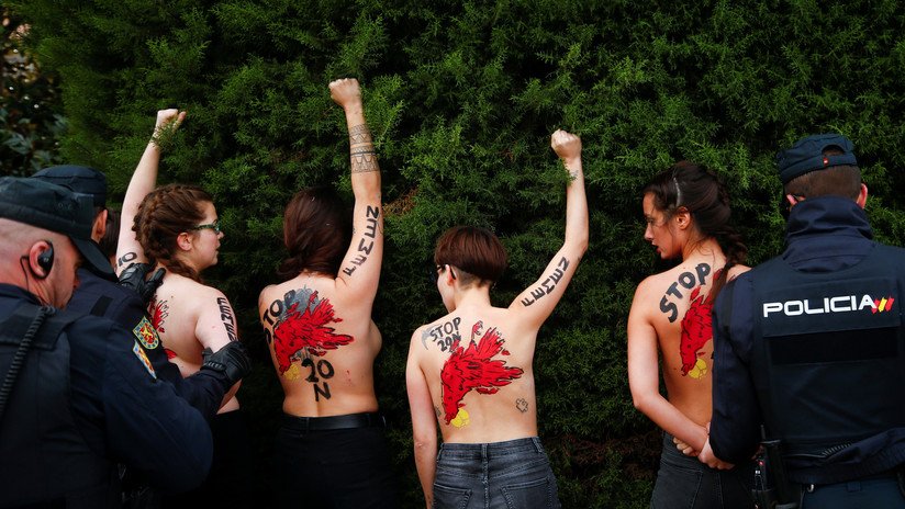 VIDEO: Activistas de Femen irrumpen en una marcha franquista en España