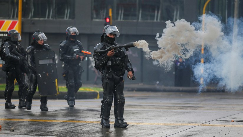 Jefe de la Policía de Bogotá: "Agente del Esmad que hirió a un joven con su granada no disparaba contra él y dice que 'hasta aquí le llegó su vida'"