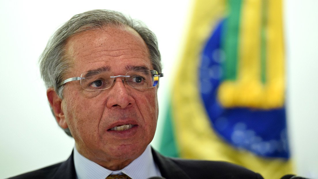 El ministro de Economía de Brasil menciona el polémico decreto de la dictadura ante posibles protestas