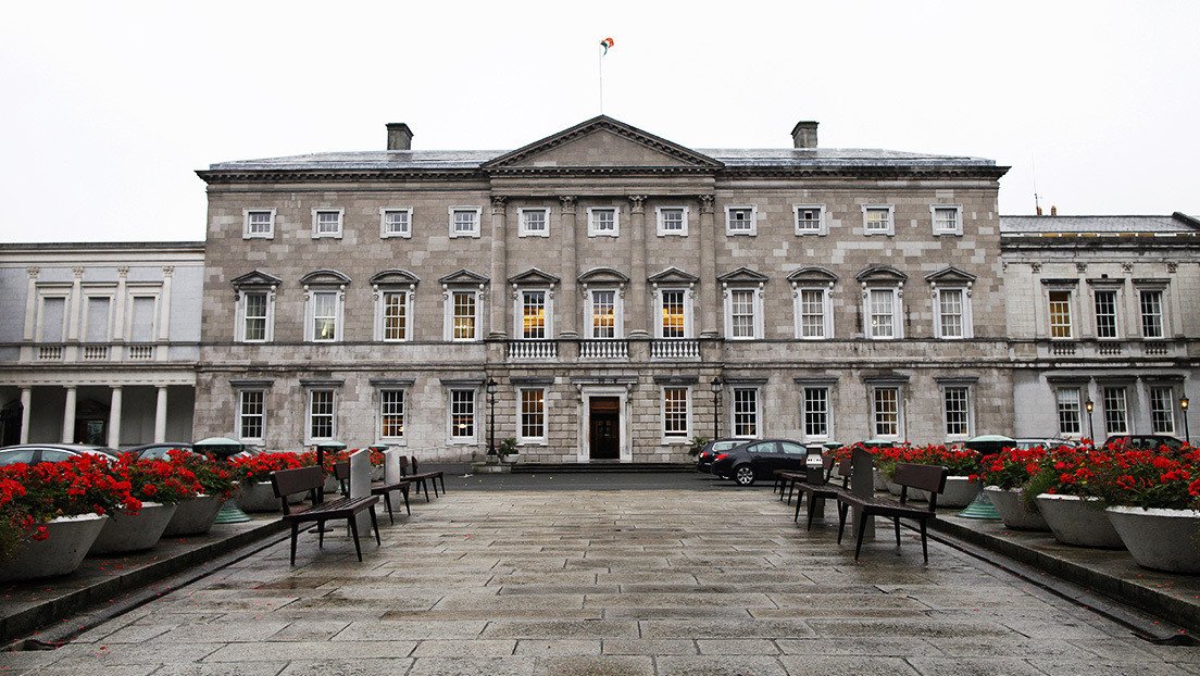 Error 'de impresión': El Parlamento irlandés se gasta un millón de euros en una impresora que luego no cabía en el edificio