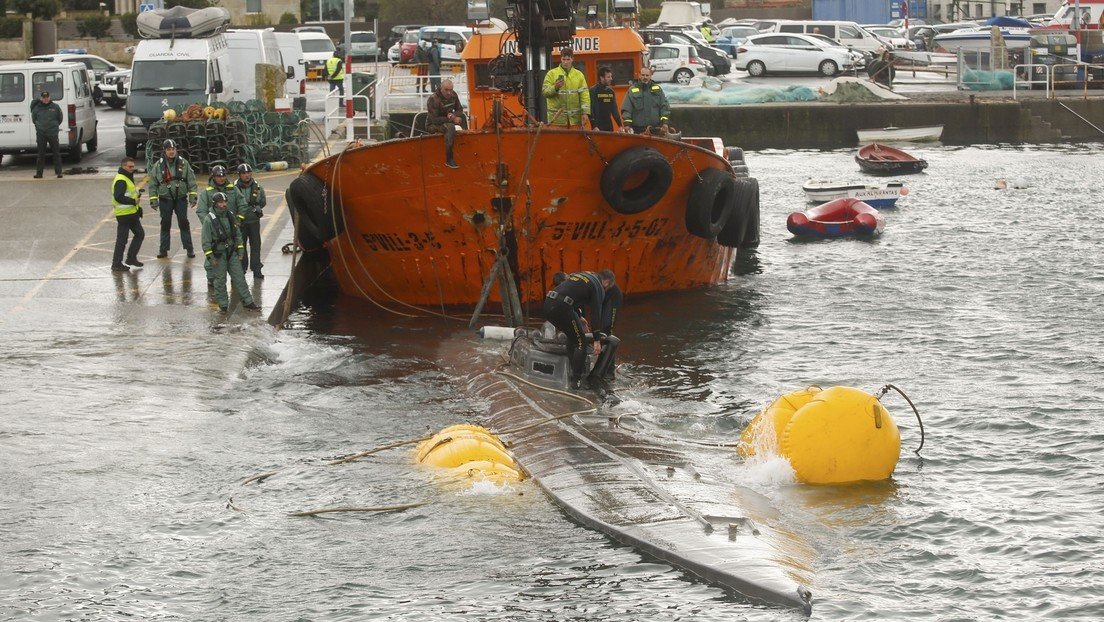 FOTOS: Así es el narcosubmarino interceptado en la costa del noroeste de España con 3 toneladas de cocaína