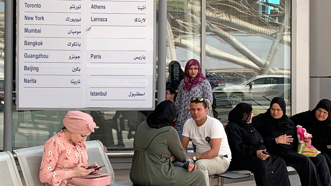 Arrestan a un empleado aeroportuario de Egipto por manosear a una pasajera estadounidense