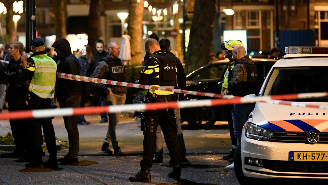 Tres adolescentes apuñalados por un hombre en una calle comercial en La Haya
