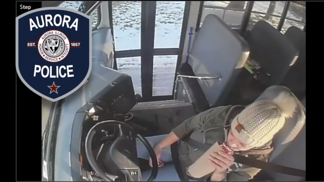 "Totalmente irresponsable": graban a una mujer bebiendo cerveza mientras conduce un autobús escolar (VIDEO)