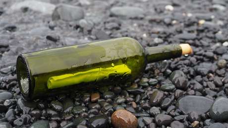 Hallan en Tasmania una botella con una carta secreta