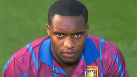 Acusan a un policía británico por el asesinato en 2016 de un exfutbolista del Aston Villa
