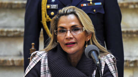 La presidenta de facto de Bolivia promulga la ley de convocatoria a nuevas elecciones