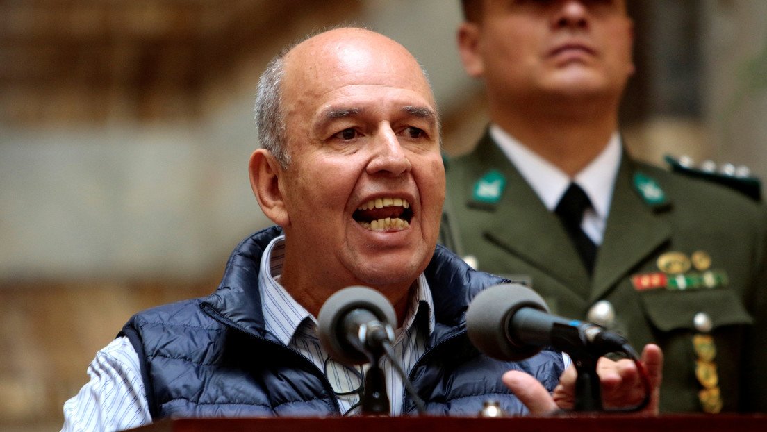 El Gobierno de facto de Bolivia cree que México debería retirar el asilo al exminitro Quintana para juzgarlo por "terrorismo"