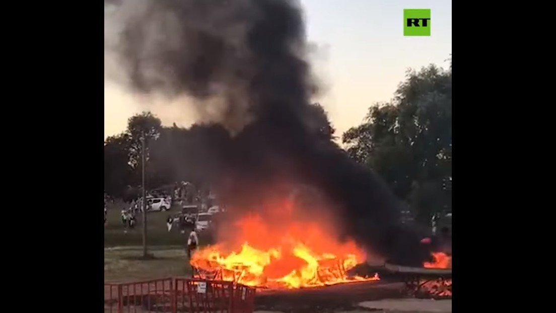 VIDEO: La 'torta frita' más grande del mundo requirió de bomberos para apagar un pavoroso incendio