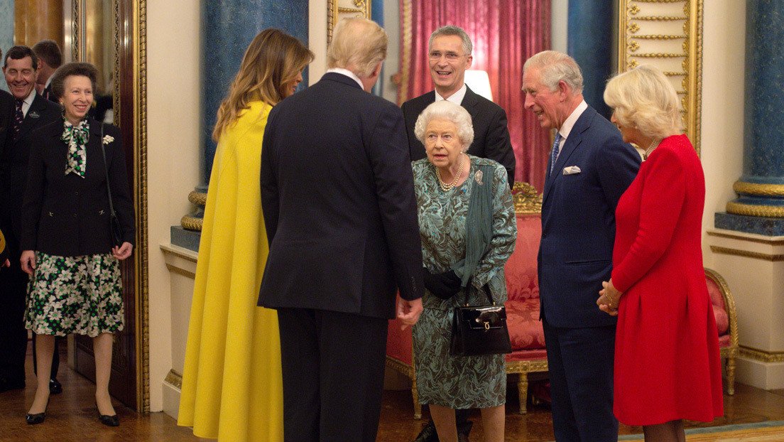 VIDEO: El regaño de la reina Isabel II a su hija por no saludar a Trump se volvió viral