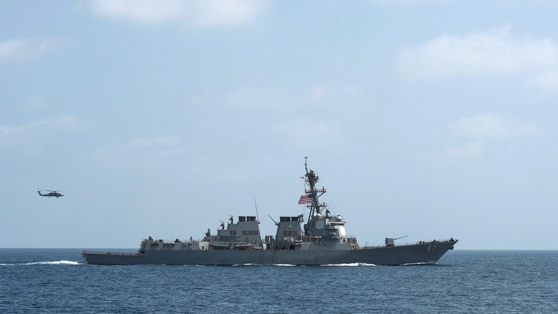 Reportan que la Armada de EE.UU. confiscó partes de misiles presuntamente iraníes en un bote que navegaba hacia Yemen