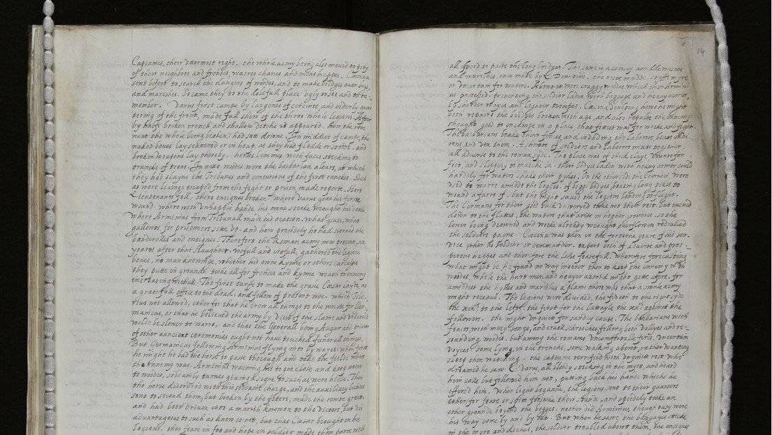 Identifican un manuscrito con una traducción de la reina Isabel I de Inglaterra e incluso hallan sus correcciones