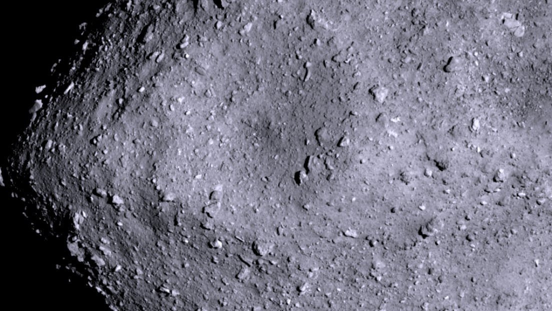 Científicos elaboran un catálogo de cráteres del asteroide Ryugu y hallan algo inexplicable