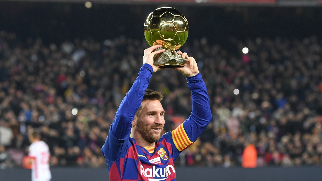 Messi celebra su sexto Balón de Oro brillando con un 'hat-trick' y poniendo al F.C. Barcelona en la cima de La Liga
