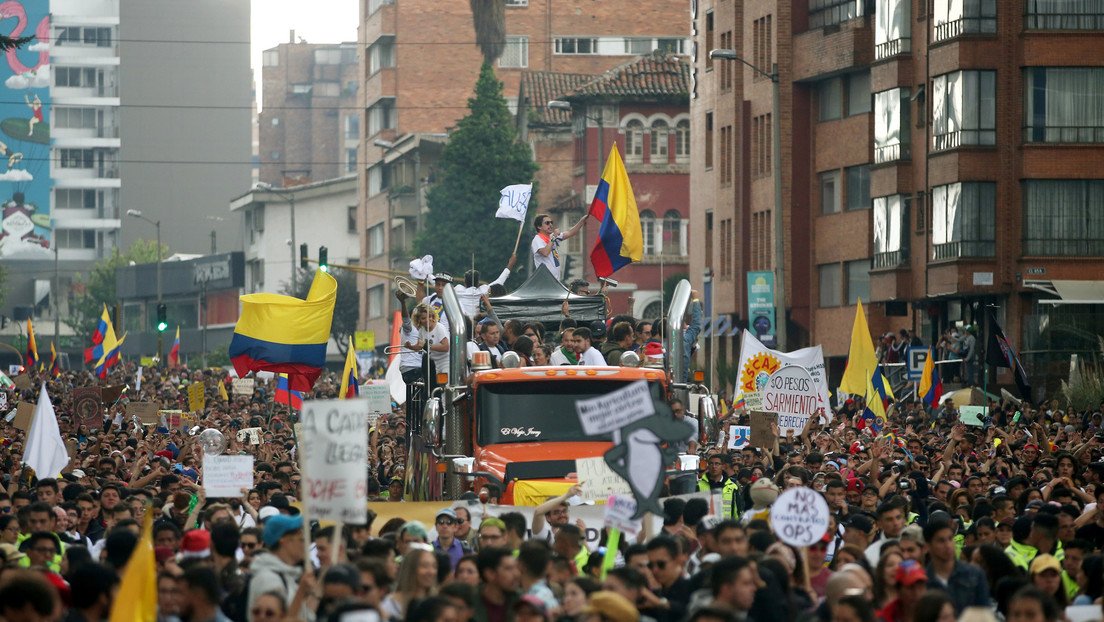 Comité de paro pide al gobierno colombiano una mesa de negociación, más allá del diálogo