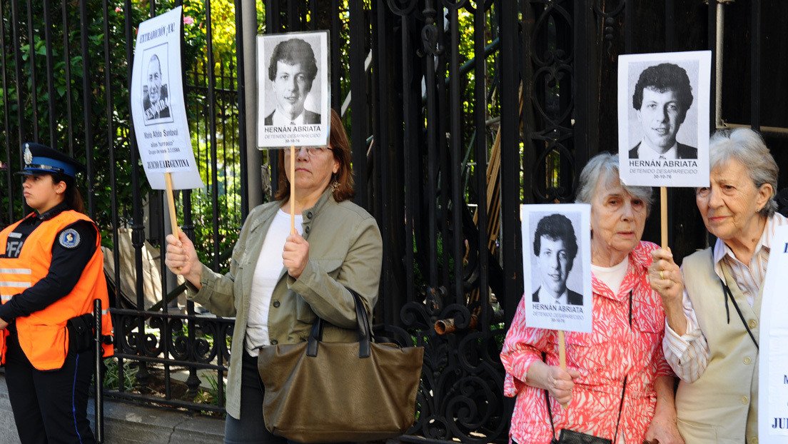 El expolicía argentino de la dictadura Mario Sandoval es detenido en Francia