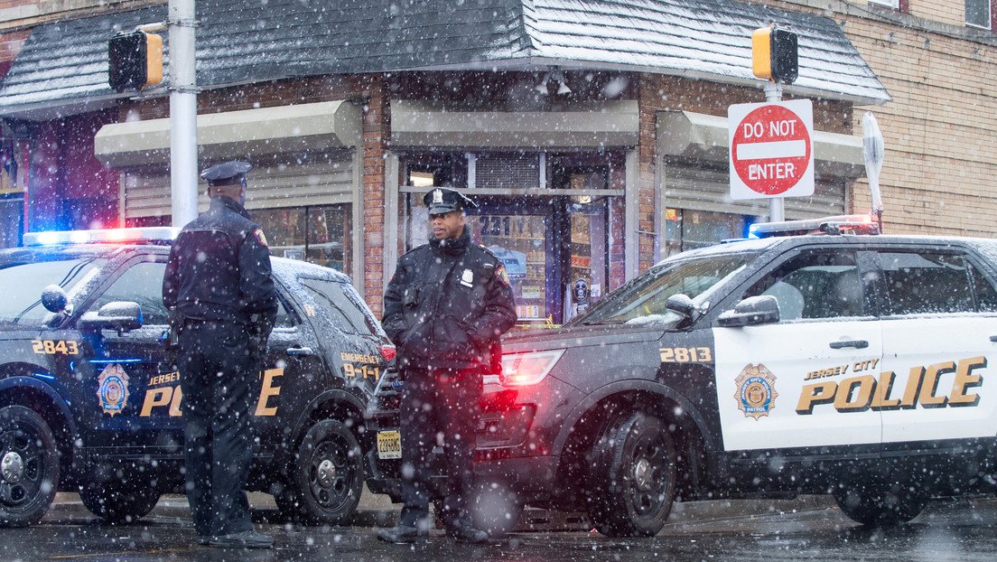 VIDEO: Momento en que los atacantes del supermercado judío en Nueva Jersey abren fuego contra las personas que se encontraban en el local