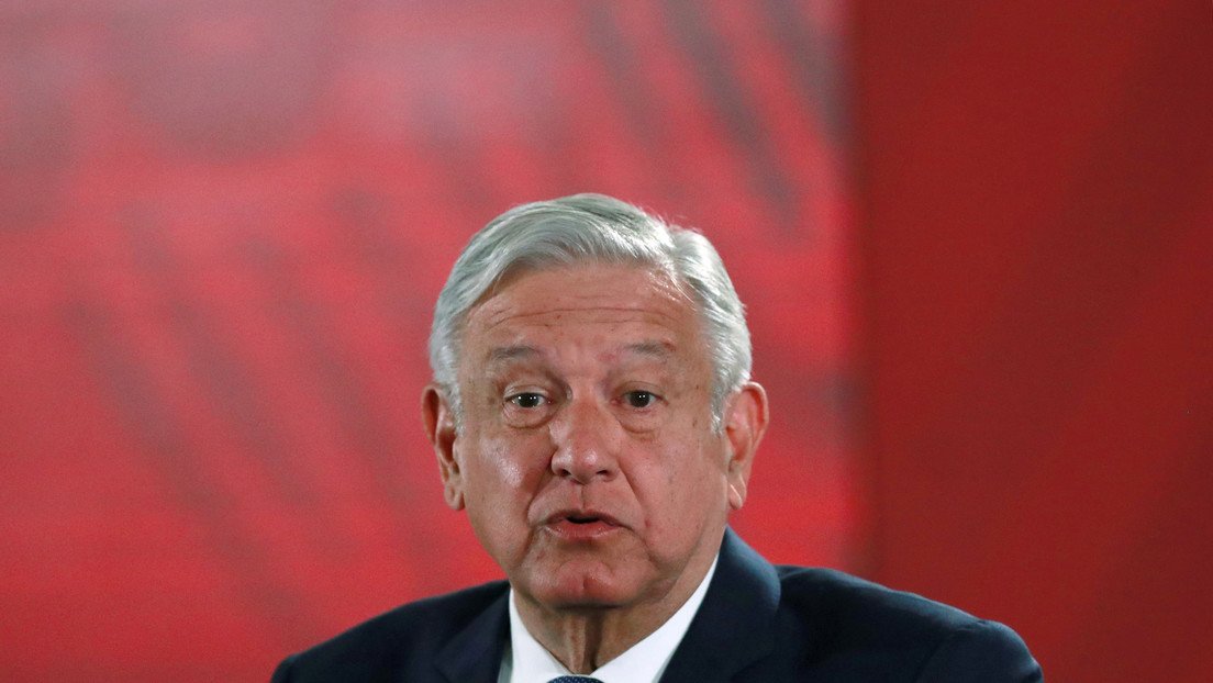 López Obrador, sobre su despedida a Evo Morales: "Le dije que no queremos dictaduras militares, democracia sí, militarismo no"