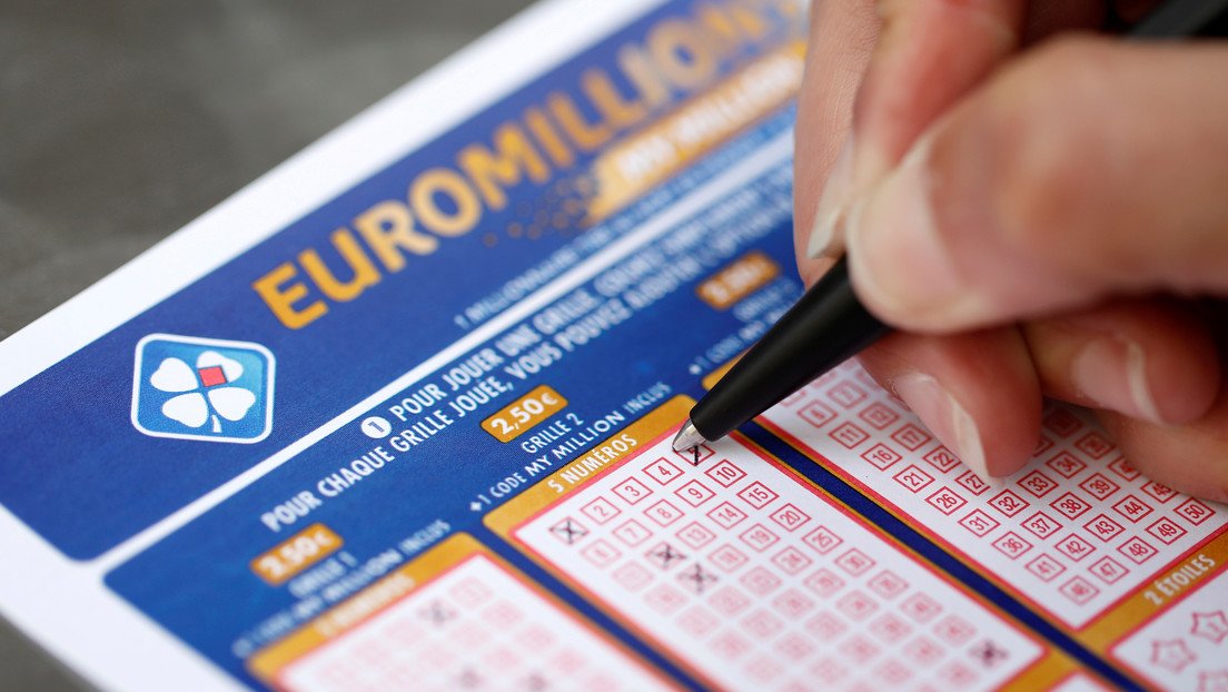 Absuelven a una mujer que no compartió un premio de más de un millón de euros con su grupo de lotería