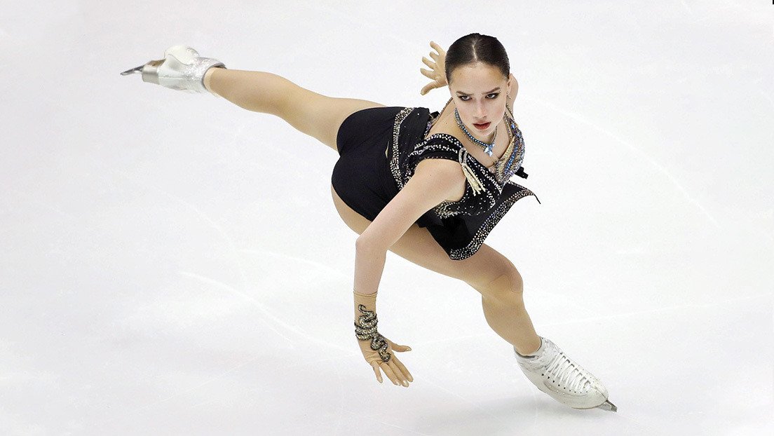 La patinadora olímpica rusa de 17 años Alina Zaguítova anuncia que se tomará un descanso tras ganar "todo lo posible"