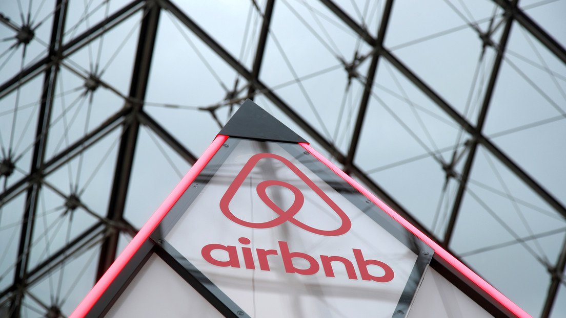 Airbnb suspende más de 60 cuentas de miembros del grupo neonazi Iron March