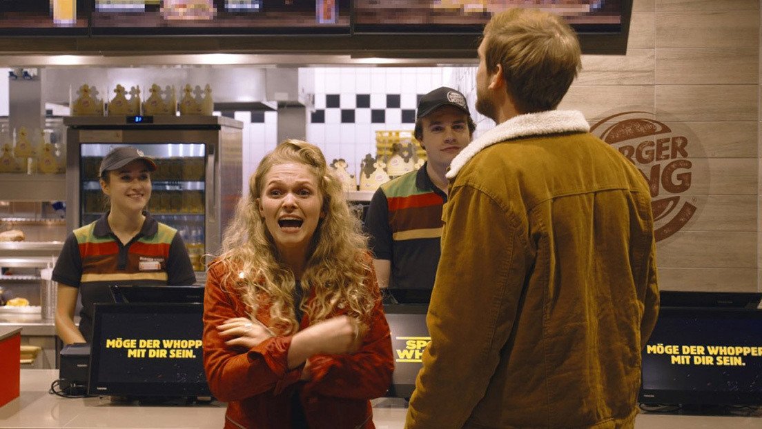 Hamburguesas gratis a cambio de leer 'spoilers' en voz alta: Burger King pone a prueba a los fans de Star Wars (VIDEO)