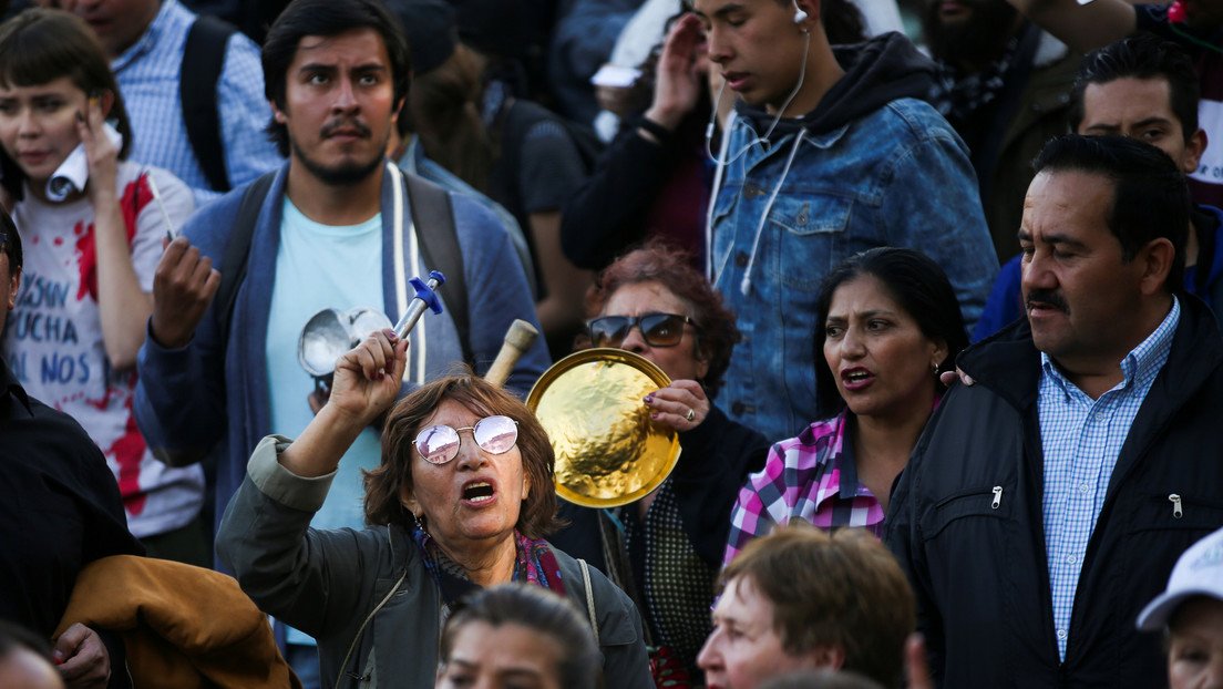 VIDEO: Colombianos rechazan la reforma tributaria de Duque con cacerolazos en las calles