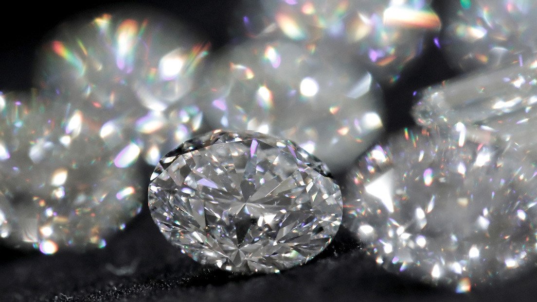 El mayor productor de diamantes del mundo venderá joyas en China usando la tecnología 'blockchain'