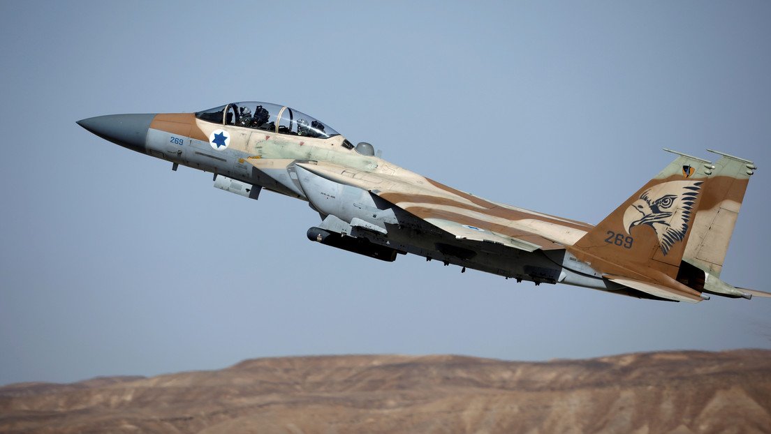 Cazas de Israel atacan un sitio de producción de armas en la Franja de Gaza en respuesta por el lanzamiento de un misil