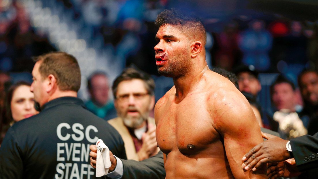 VIDEO: Un luchador de la UFC muestra el labio que 'explotó' cuando le noquearon con un brutal derechazo