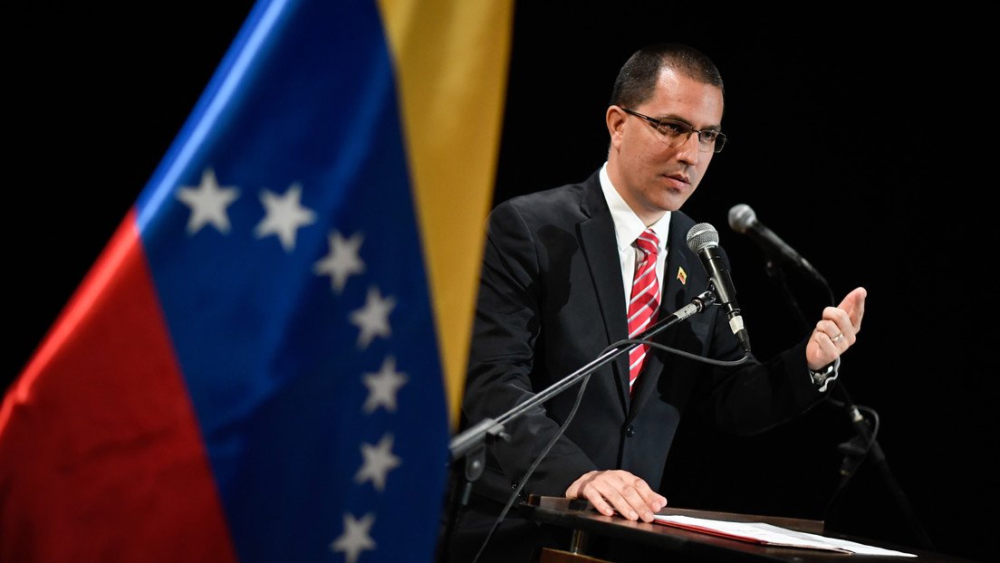Canciller venezolano: "El grupo que asaltó nuestra unidad militar tiene su base de operaciones en Perú"