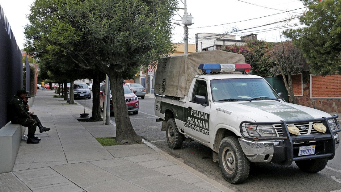 FOTO: México denuncia un nuevo hostigamiento policial en su Embajada en Bolivia