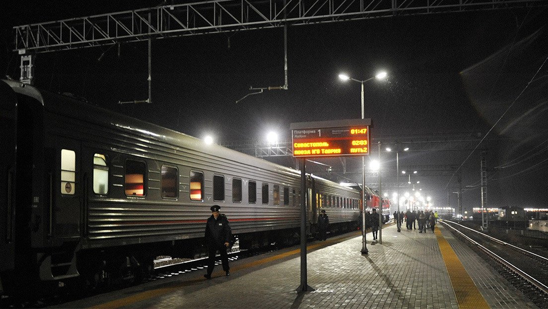 VIDEO: Llega a Crimea el primer tren desde la Rusia continental