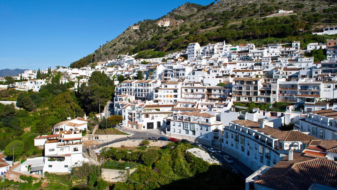Tres miembros de una familia de turistas mueren ahogados en la piscina de un 'resort' en España