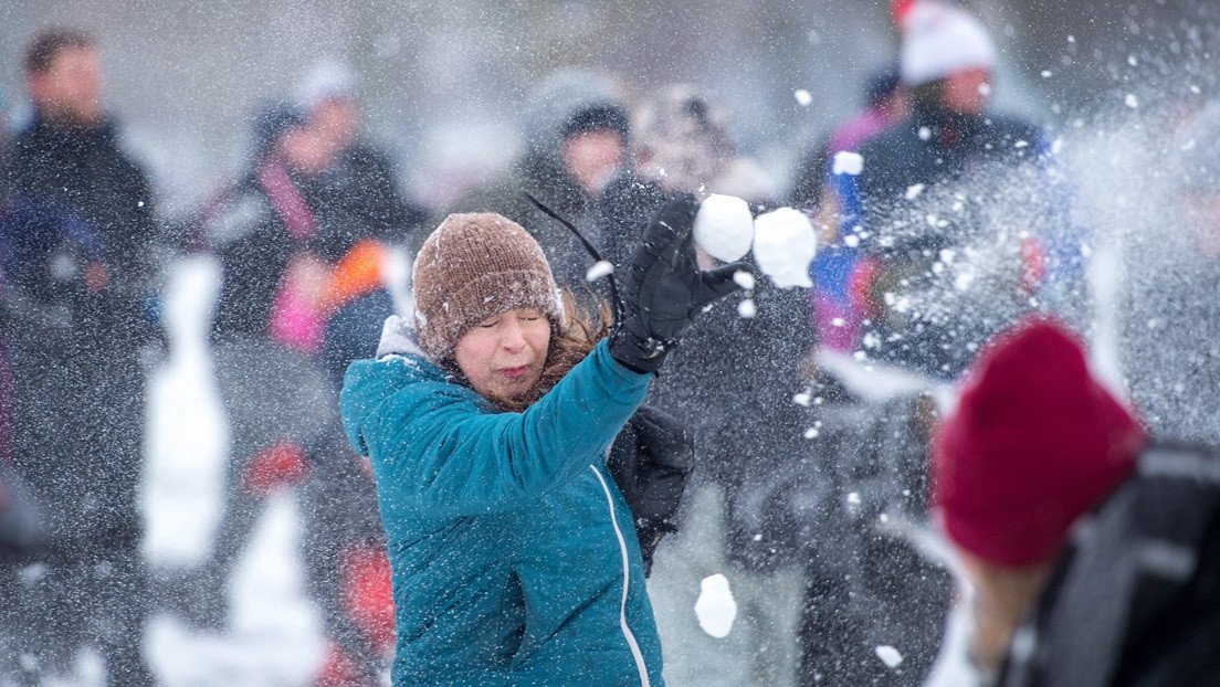 Una ciudad de EE.UU. legalizará las peleas de bolas de nieve tras prohibirlas durante más de medio siglo