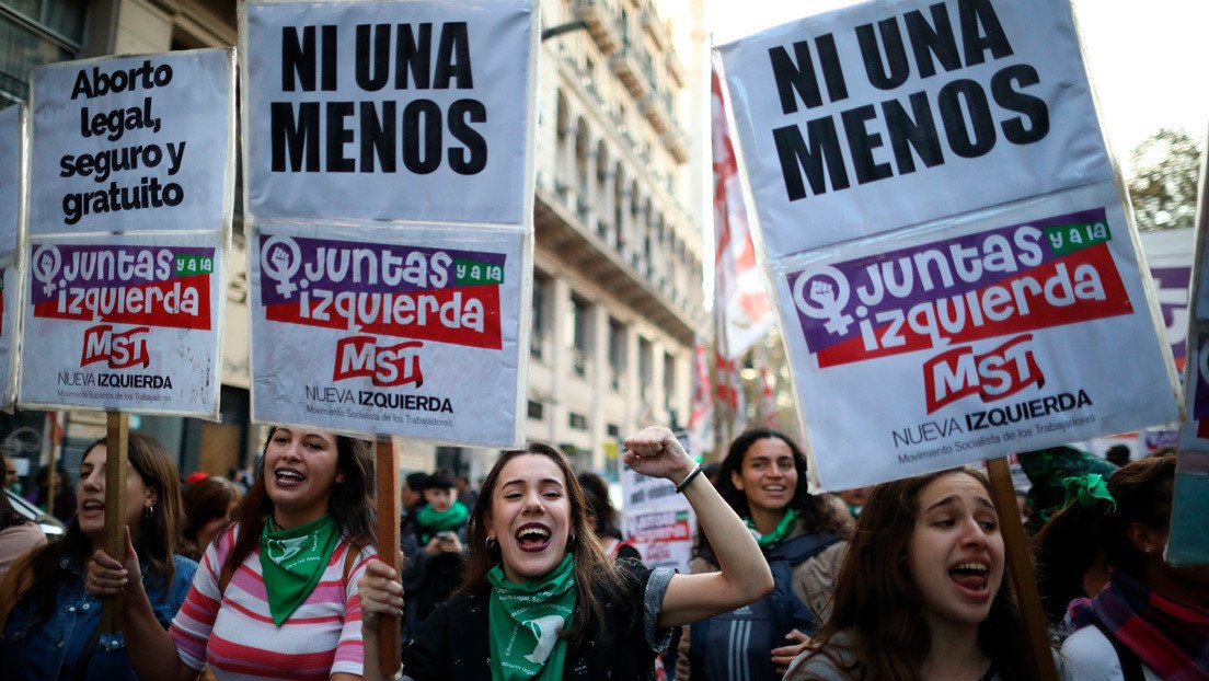 Detienen en Argentina a 10 hombres acusados de violar en manada a una joven de 18 años