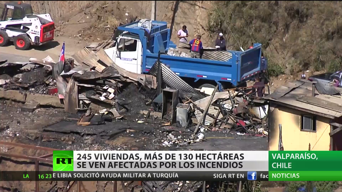 Piñera visita Valparaíso y anuncia un plan de ayuda para los afectados por los incendios en Chile