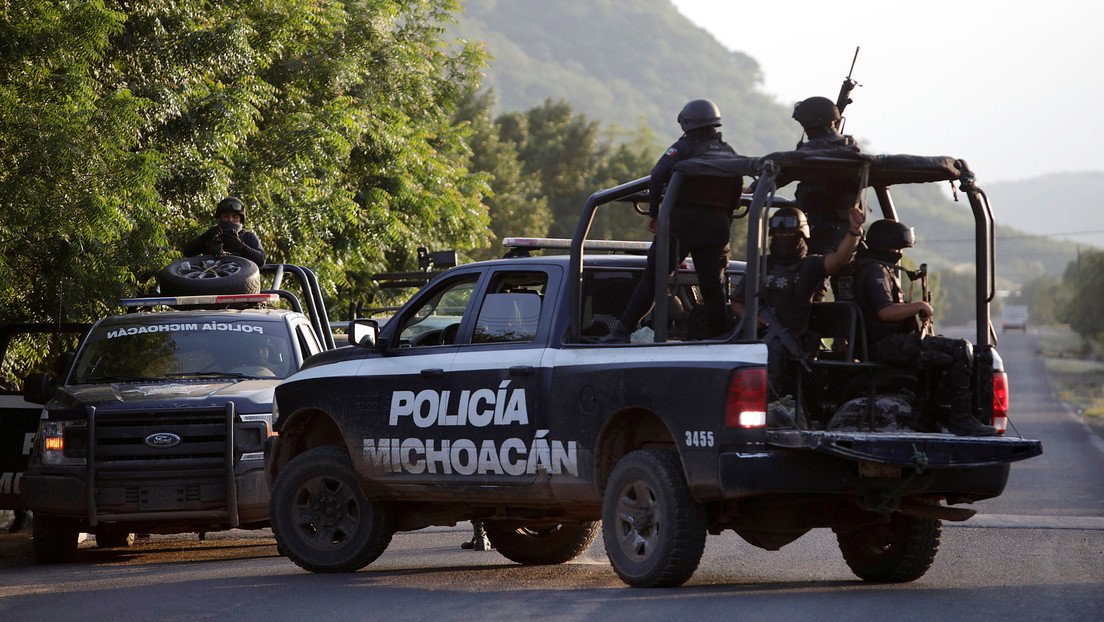Movilizan 400 policías y militares en Michoacán tras una ola de ataques de miembros del CJNG