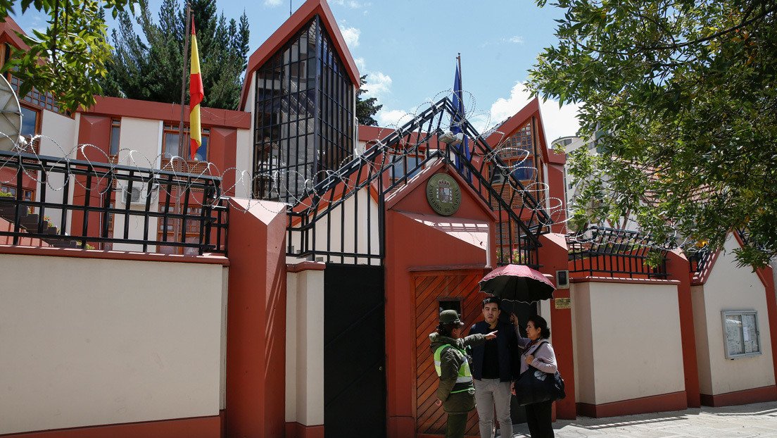 España expulsa a tres diplomáticos bolivianos en reciprocidad por la salida de sus funcionarios en La Paz