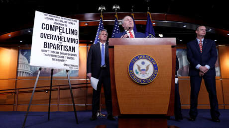 El Comité de Inteligencia de la Cámara de Representantes de EE.UU. aprueba el informe sobre 'impeachment' contra Trump