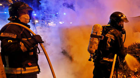 VIDEO, FOTOS: Activan plan de emergencia química en Barcelona por un gran incendio en una planta de reciclaje