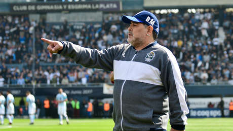 Diego Maradona le saca 'tarjeta roja' a Dolce & Gabbana: la marca tendrá que indemnizarlo con 70.000 euros