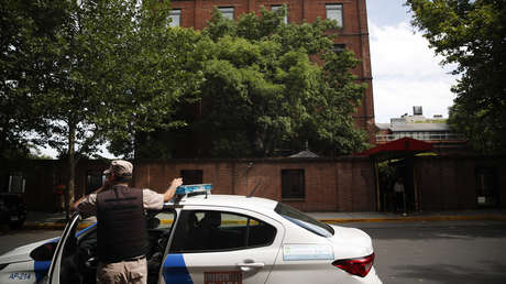 VIDEOS: El momento del fatal asalto a dos turistas británicos en la puerta de un hotel de lujo en Buenos Aires