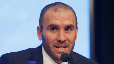 Ministro de Economía de Argentina anuncia gravamen a bienes personales en el exterior