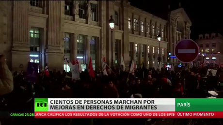 Cientos de personas marchan exigiendo mejoras y derechos para los inmigrantes en París