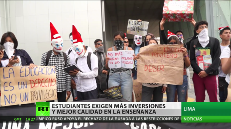 Perú: Estudiantes exigen más inversiones y mejor calidad en la enseñanza