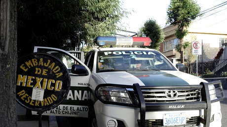 México responde a Bolivia: "No hay posibilidad de diálogo entre cancilleres hasta que no retiren el cerco policiaco"